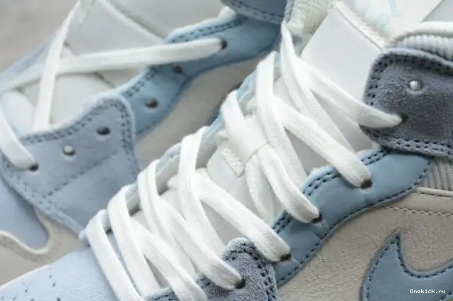 One Kick Textures Mid Mixed DA4666-100 Blue Jordan Air 1 0519